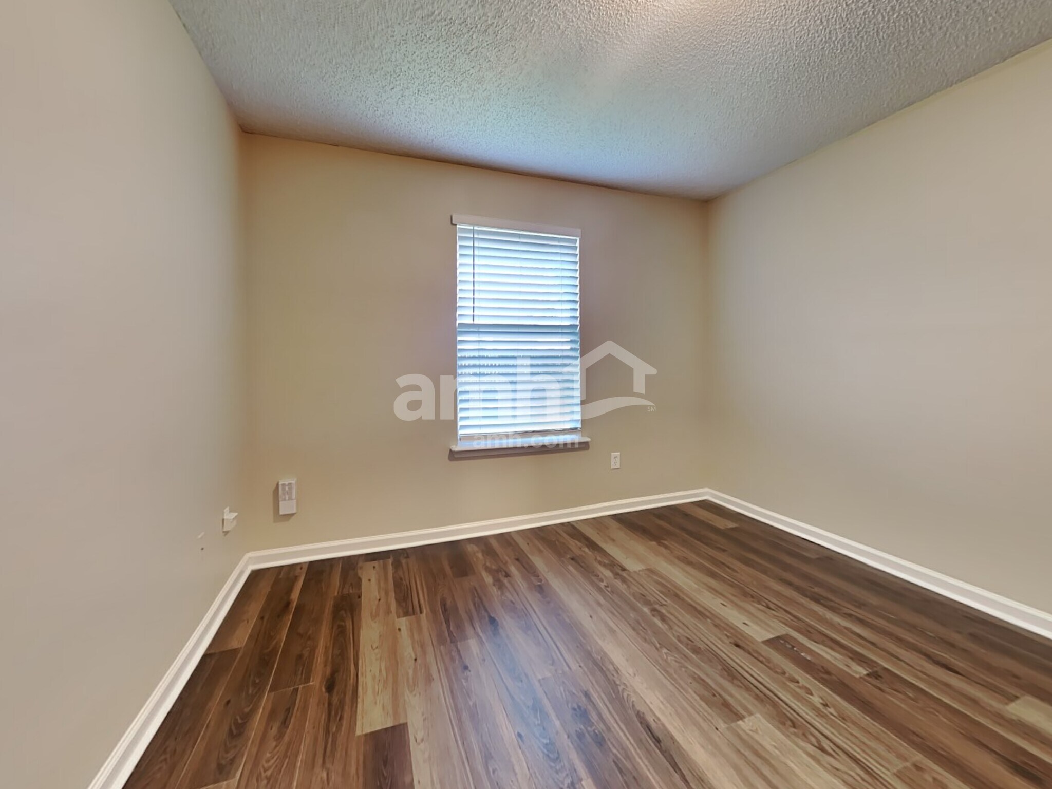 Building Photo - 1215 Summer Spring Dr