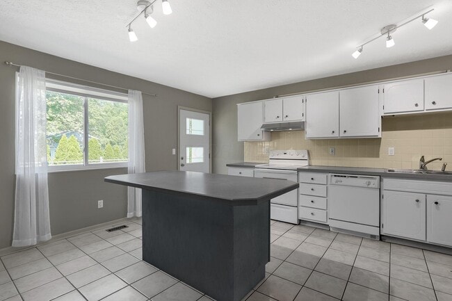 Building Photo - 5763 Stormcroft Ave