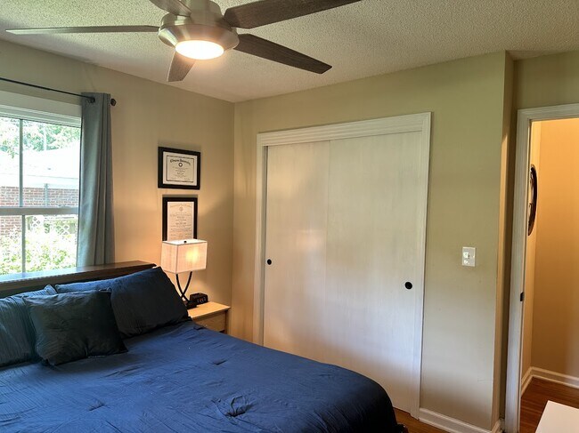 Building Photo - 2204 N Dallerton Cir