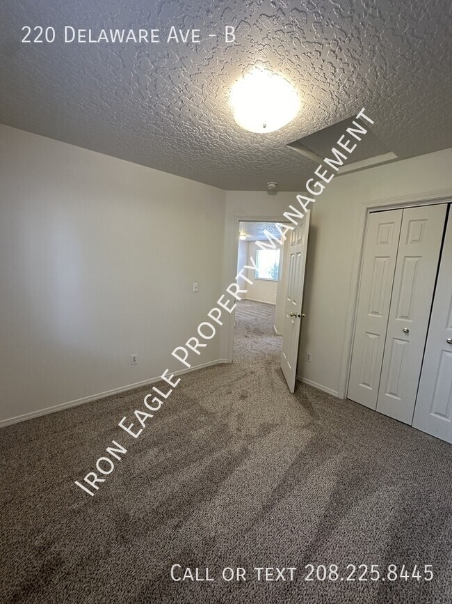 Building Photo - 220 Delaware Ave