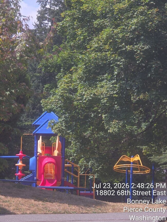 Building Photo - Bonney Lake - Lake Jane HOA - 3 bedroom 2 bathroom rambler home for rent -EV charger, Available NOW!