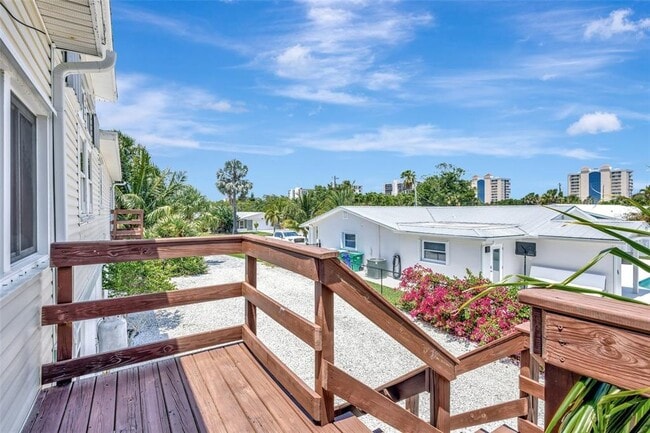 Building Photo - 217 Marina Dr