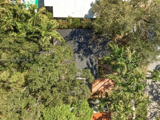 Building Photo - 751 NE 80th St