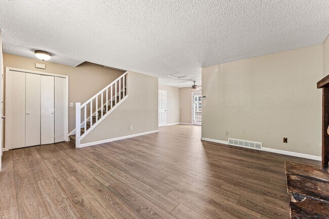Building Photo - Near Downtown Castle Rock location with No HOA and HUGE YARD