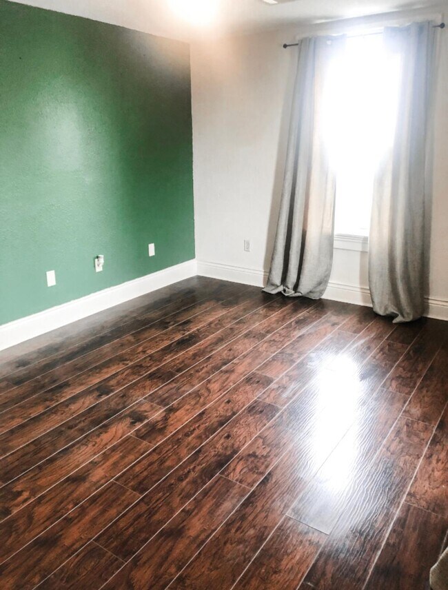 Bedroom 2 (without furniture) - 2113 Toledano St