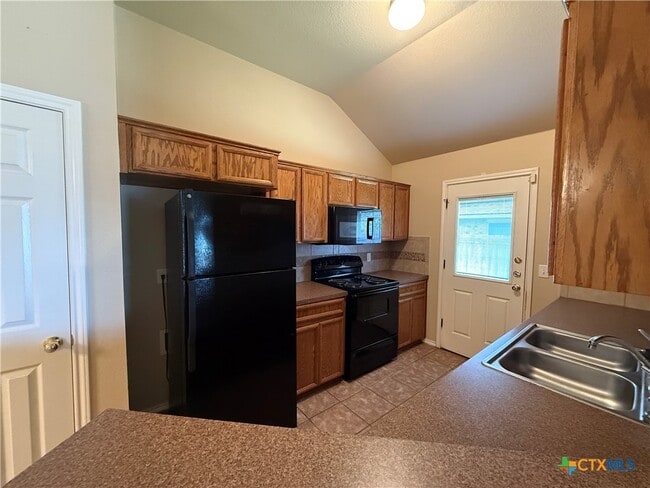 Building Photo - 4205 Cambridge Dr