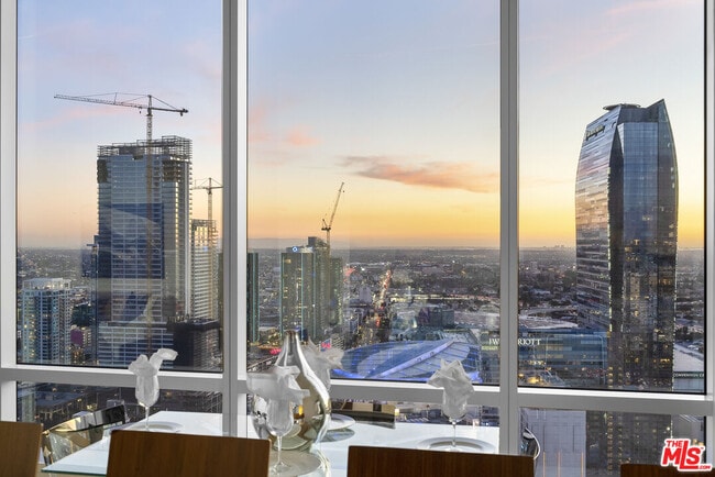 Building Photo - 877 Francisco St