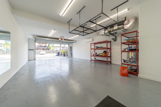 Building Photo - 2325 1st Ave S