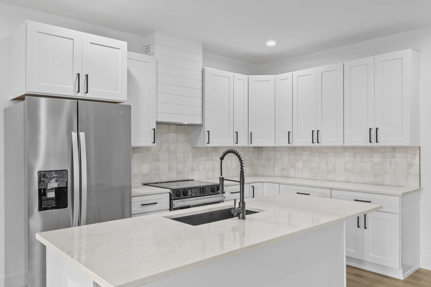 Building Photo - 212 E Morelia Ave