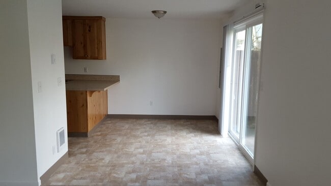 Building Photo - 1601/1603 SE 146th Court