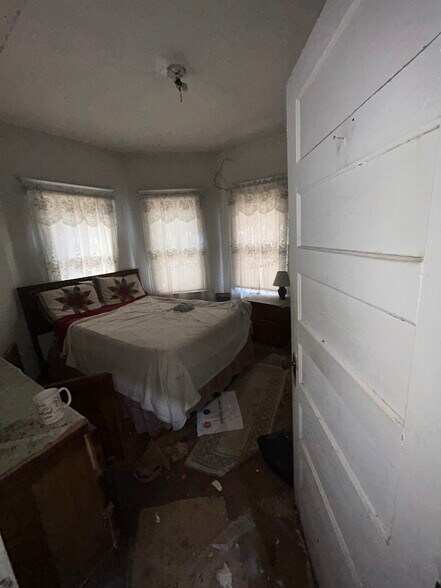 Building Photo - 3100 Bond Ave