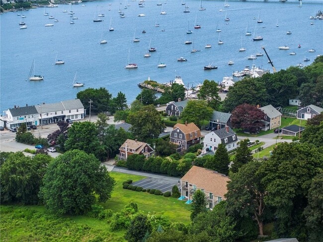 Building Photo - 33 Sakonnet E