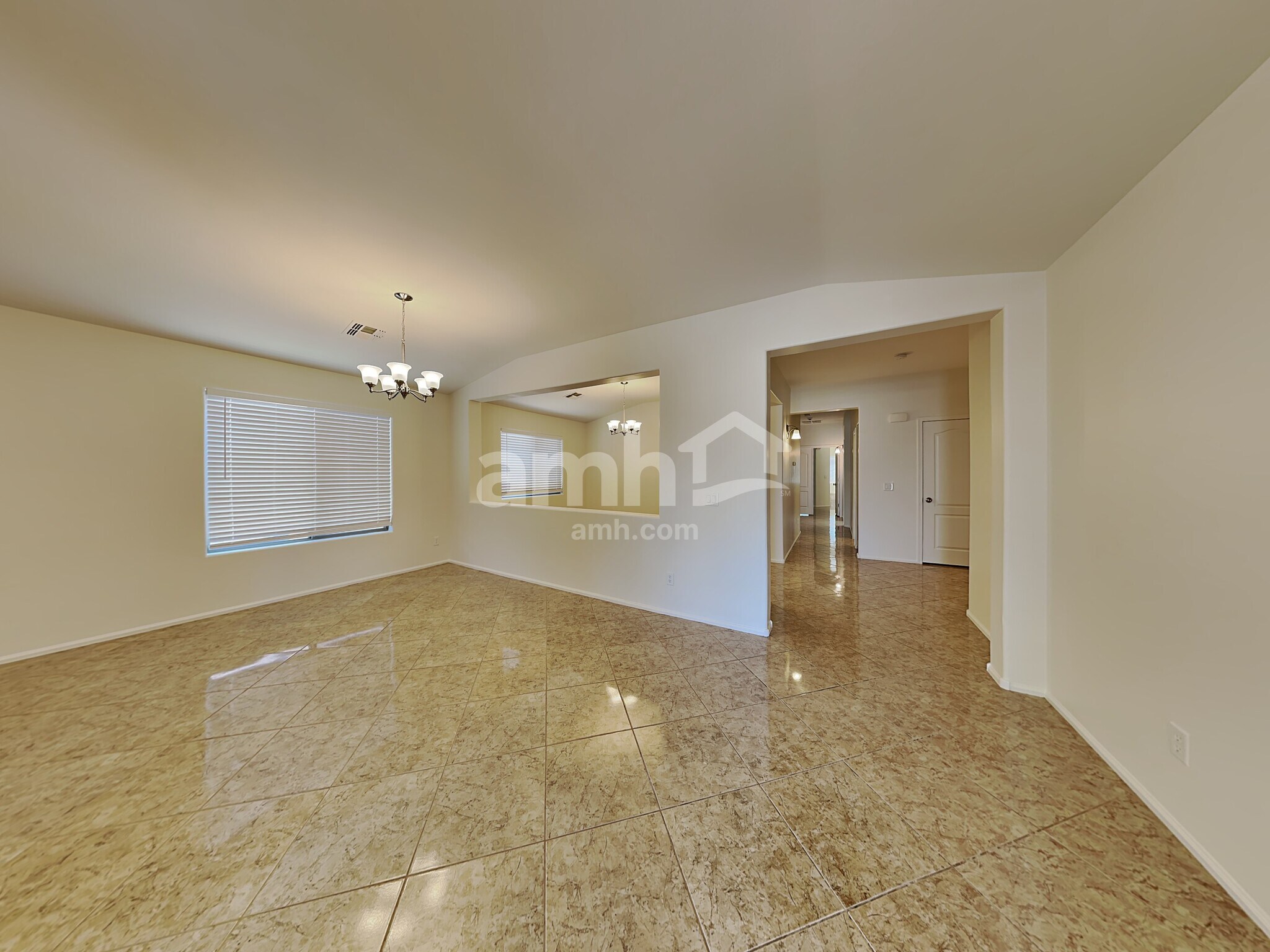 Building Photo - 3933 E Mica Rd