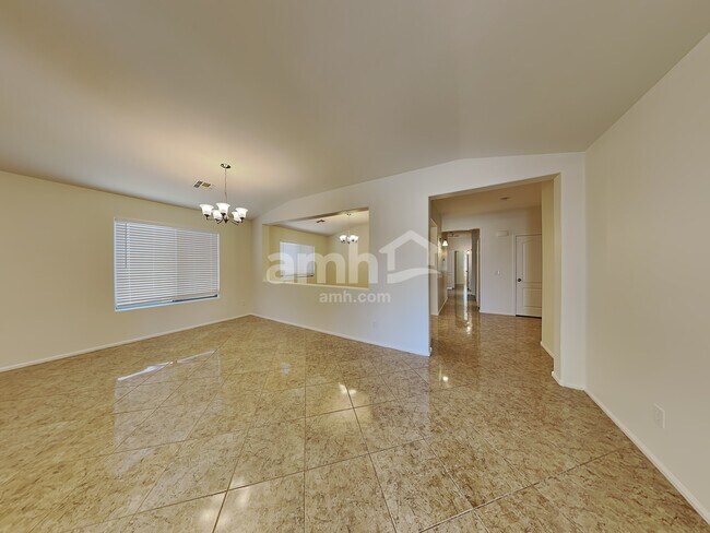 Building Photo - 3933 E Mica Rd