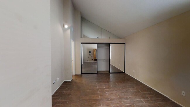 Building Photo - 932 W Arrow Hwy