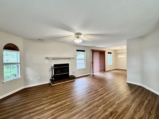 Building Photo - 2-Bedroom Condo Ready NOW! 2 Primary Suite...