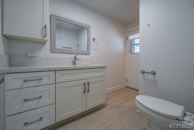 Building Photo - 3Bd 2Ba 1Pkg SFH in Manoa -$4300 Must See!!!