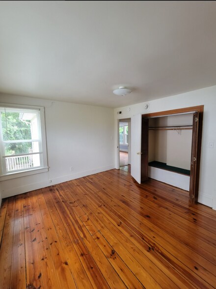 Building Photo - 1016 Pecan Ave