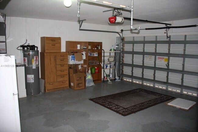 Building Photo - 1084 Golden Cane Dr