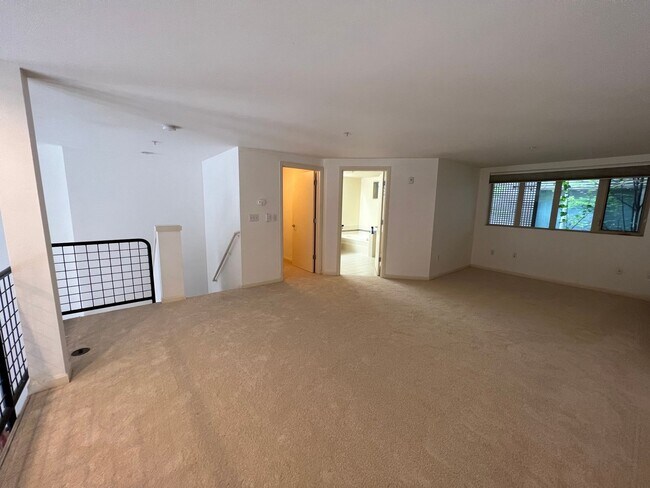 Building Photo - Belltown Loft Condo