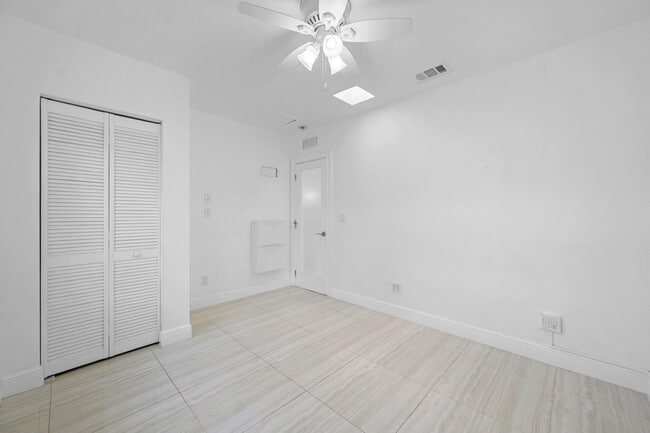 Building Photo - 1311 Monroe St