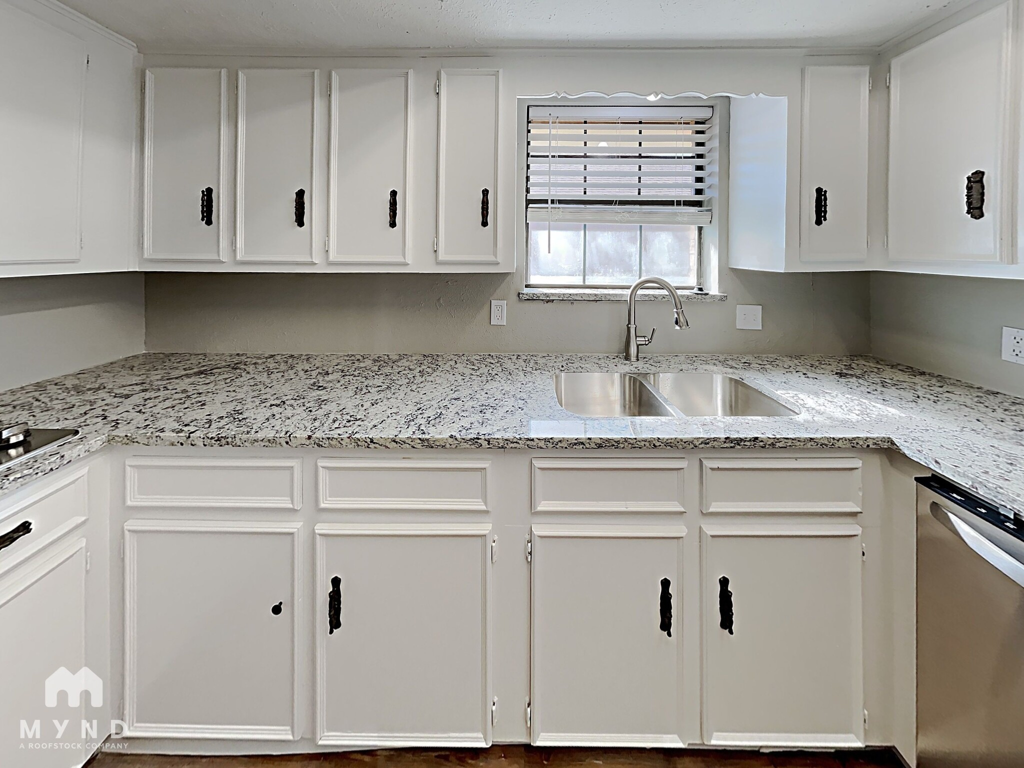 Building Photo - 405 Stoneybrook Dr