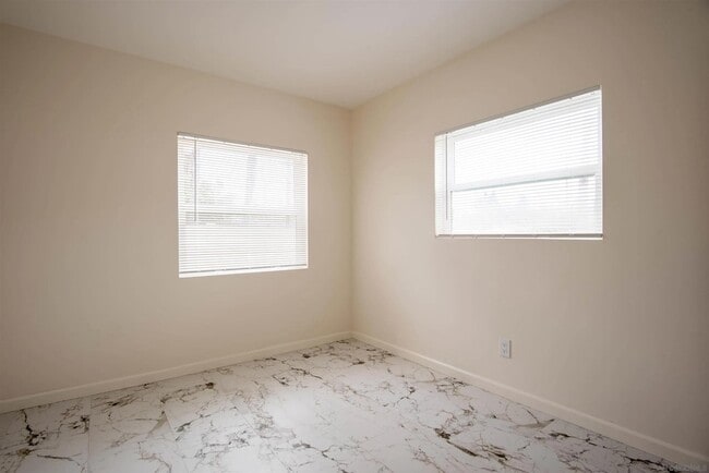 Building Photo - 6352 Holabird St