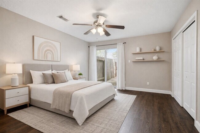 Building Photo - 8518 Pool Creek Dr