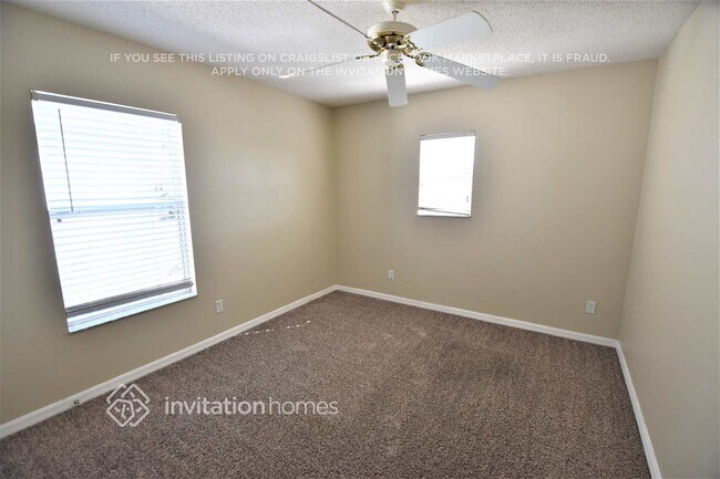 Building Photo - 16930 Sunrise Vista Dr