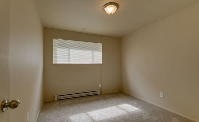 Building Photo - AVAILABLE NOW! 2 Bedroom Apartment Magnolia w/ Fireplace & Parking!