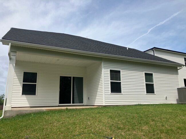 Building Photo - 1231 Bluffton Cir