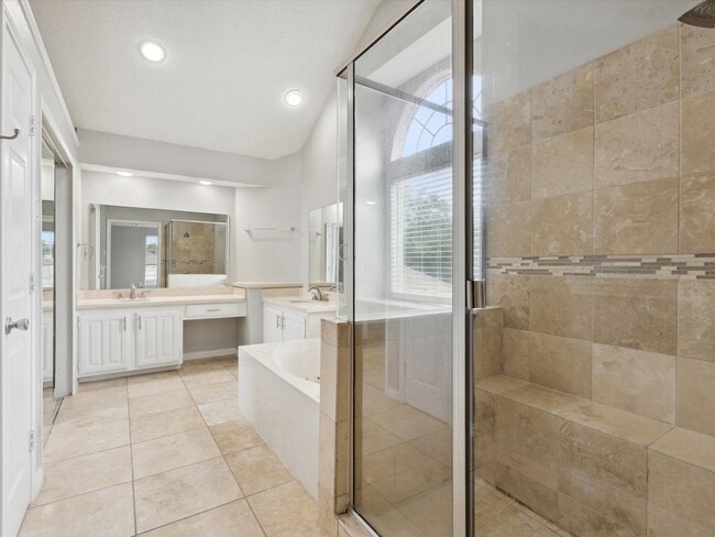 Building Photo - 205 Bayou Ct