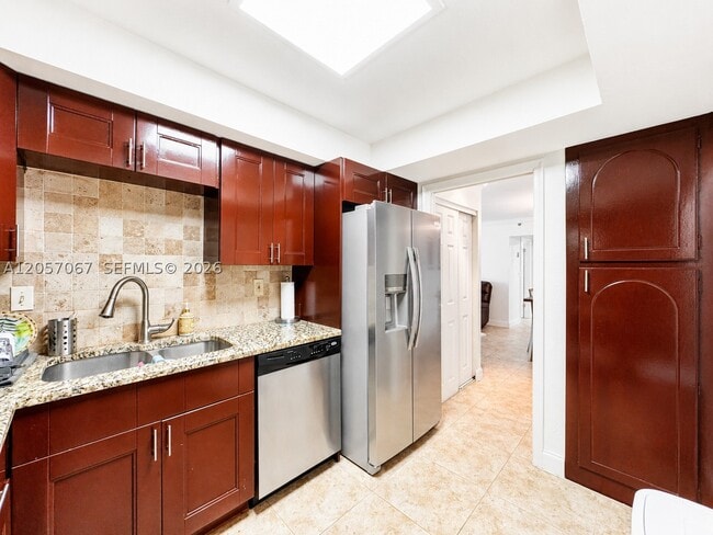 Building Photo - 3221 S Ocean Blvd