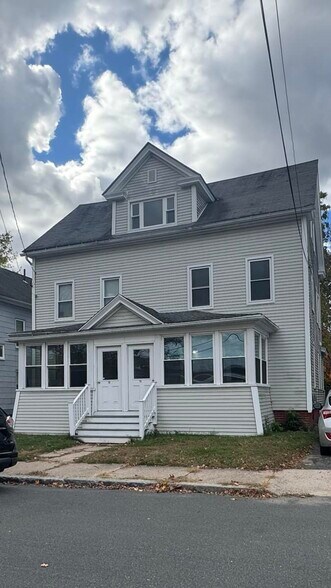 Building Photo - 14 Searle Ave
