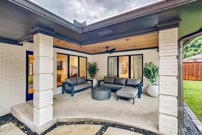 Building Photo - 4423 Springside Ln