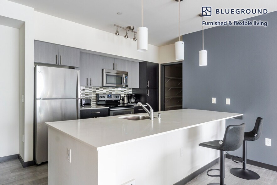 Building Photo - 15566 NE 22 Pl