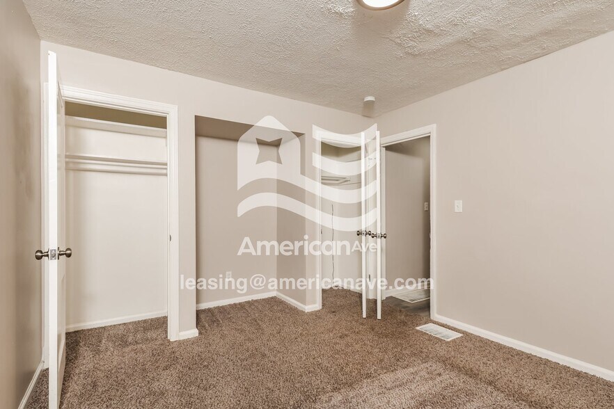 Building Photo - 1543 Vancouver Dr