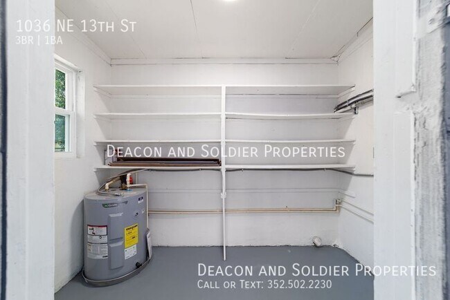 Building Photo - 1036 NE 13th St