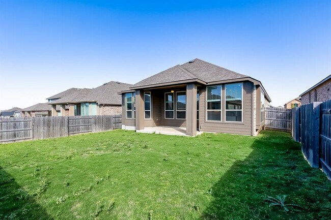 Building Photo - 5853 Bianca Dr