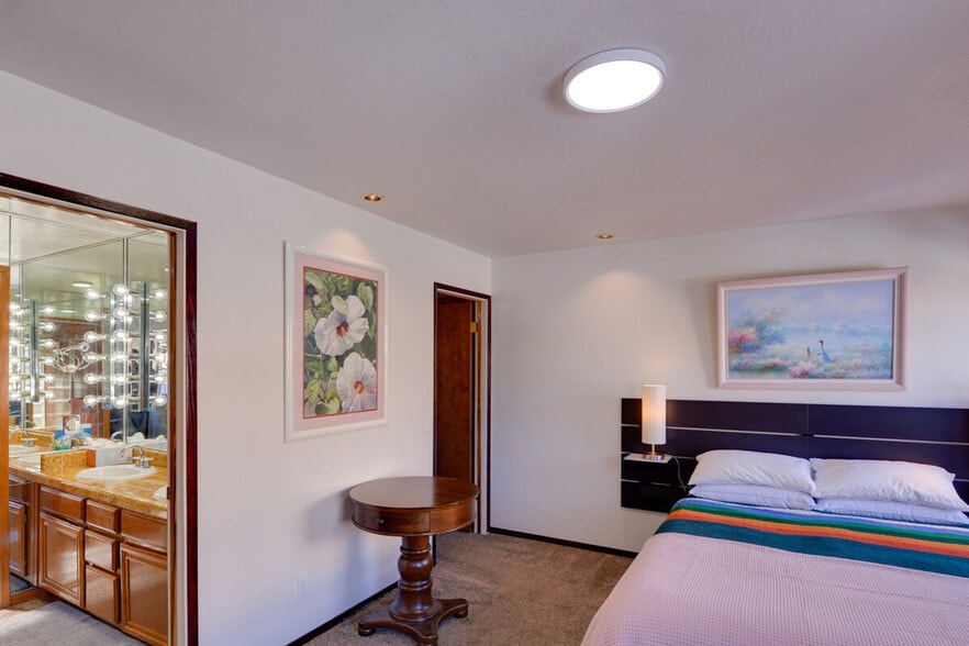 Building Photo - 434 Larkin St