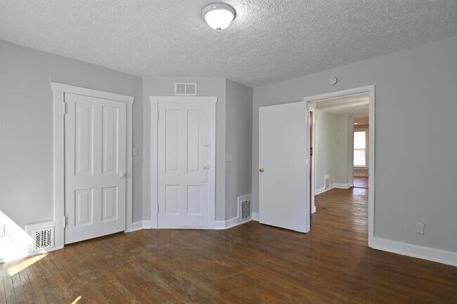 Building Photo - 4038 Seward St