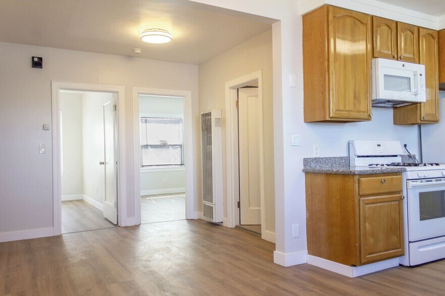 Building Photo - 352 Winslow St