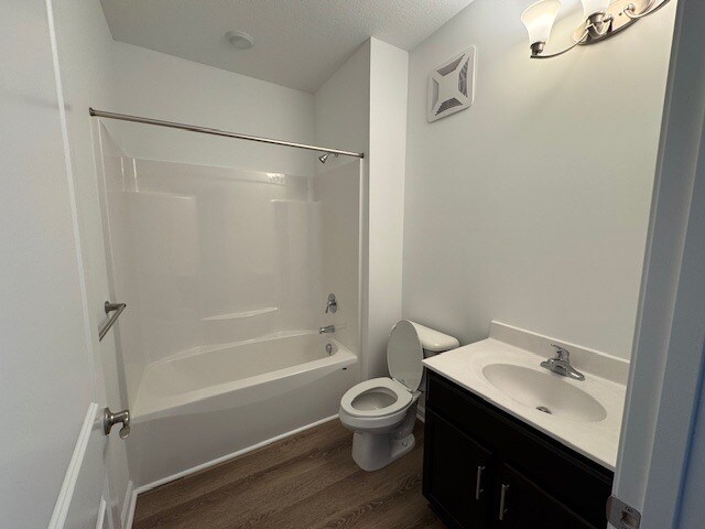 Building Photo - 1720 Vankar Dr