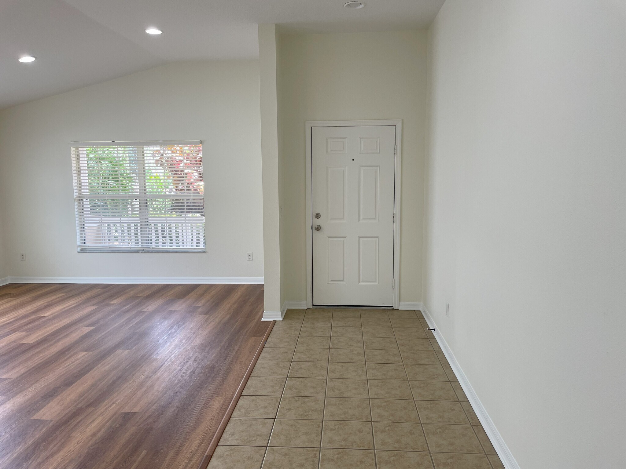 Front Door entry way - 27325 Edenfield Dr