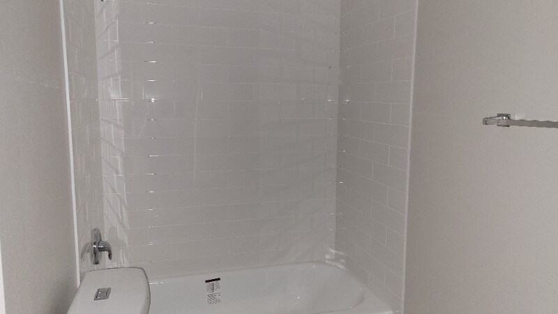 Building Photo - 324 Wright St