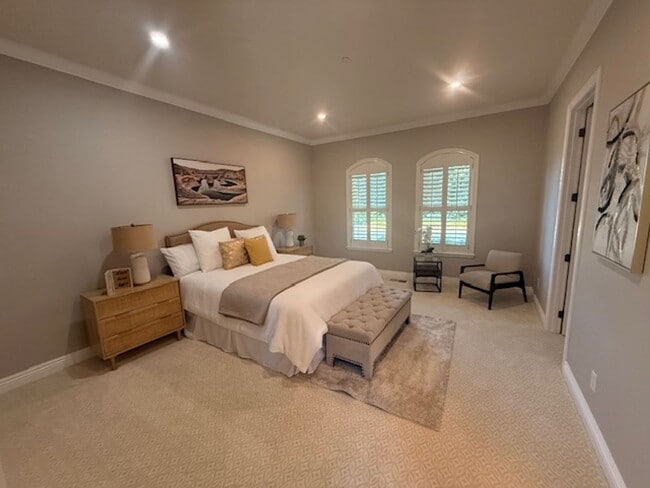 Building Photo - Luxury Two-Story 4BD/4.5BA Home, Located i...
