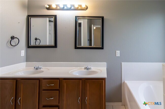 Building Photo - 5500 Leather Dr