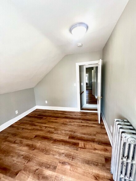 Bedroom - 38 Brown St