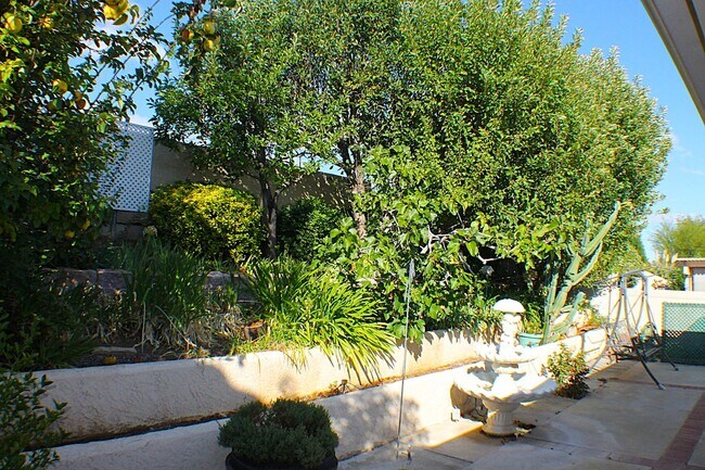 Building Photo - Beautiful Sun Lakes Country Club Home – 55+ Gated Community