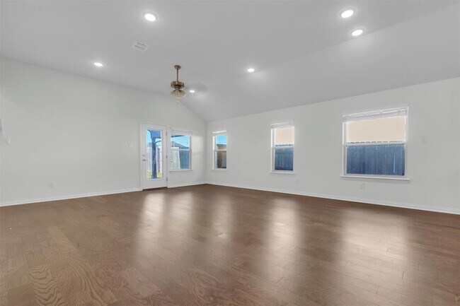 Building Photo - 356 Biscayne Bay Bend